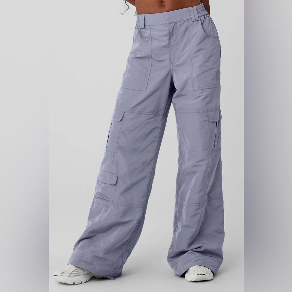ALO High-Waist Ski-Moto Puffer Pant in Fog